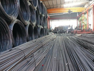Giá thép xây dựng hôm nay 14/10: Trên sàn giao dịch tiếp tục giảm nhẹ